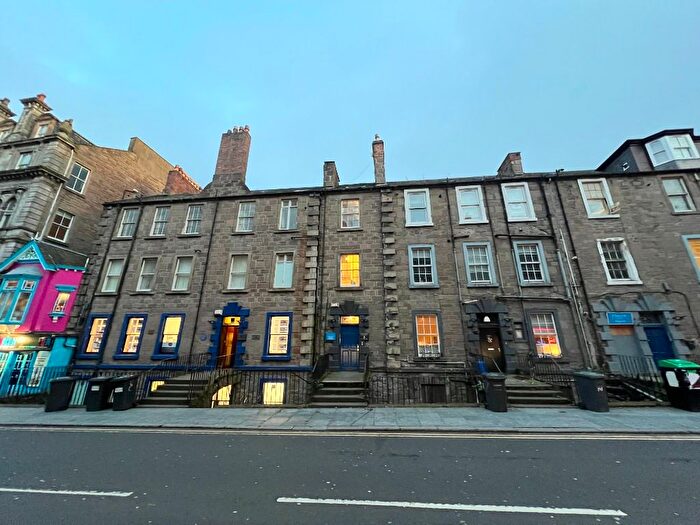 5 Bedroom Flat To Rent In Nethergate, Dundee, DD1