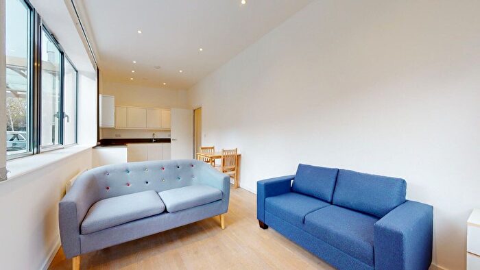1 Bedroom Flat To Rent In Riverbank Way, Brentford, TW8