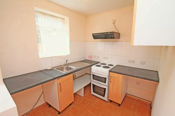 1 Bedroom Flat For Sale In Otway Street, Chatham, ME4