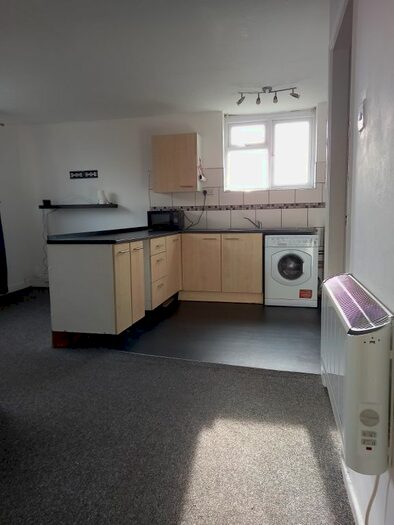 1 Bedroom Flat To Rent In Carver Court, Wake Green Road, Tipton, DY4