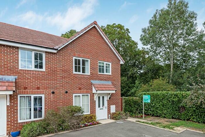 3 Bedroom Semi-Detached House To Rent In Crouch Hill Road, Banbury, OX16