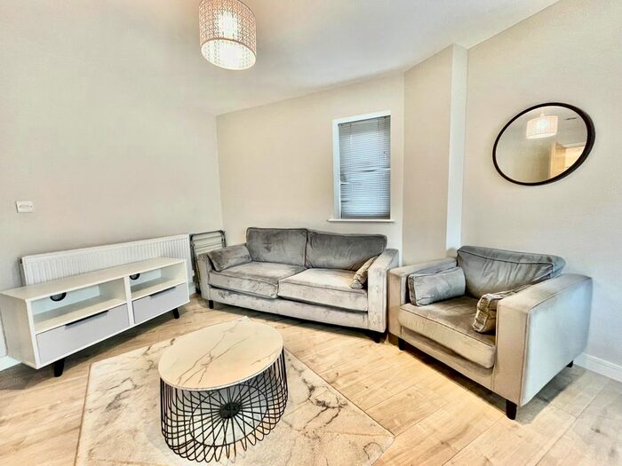 2 Bedroom Flat To Rent In Green Quarter, Cross Green Lane, Leeds, LS9