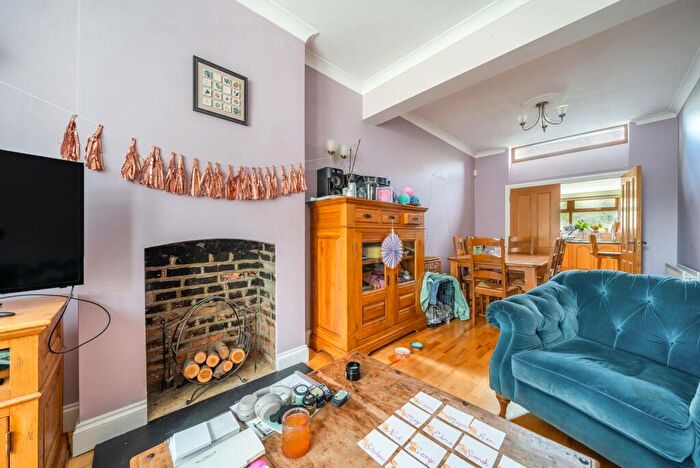 4 Bedroom Semi-Detached House To Rent In Mayton Street, Lower Holloway, London, N7