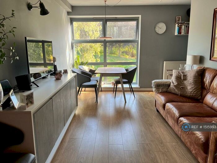 2 Bedroom Flat To Rent In Delta Court, London, SE8