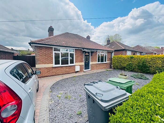 2 Bedroom Bungalow To Rent In Hawthorn Avenue, Luton, Bedfordshire, LU2