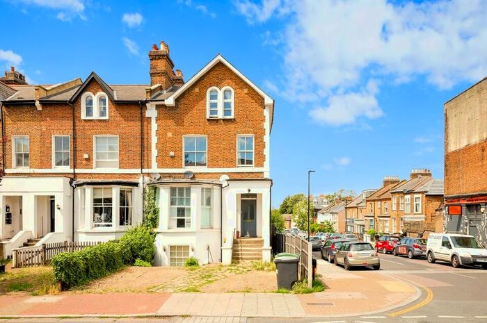 4 Bedroom Flat To Rent In Gipsy Road, London, SE27