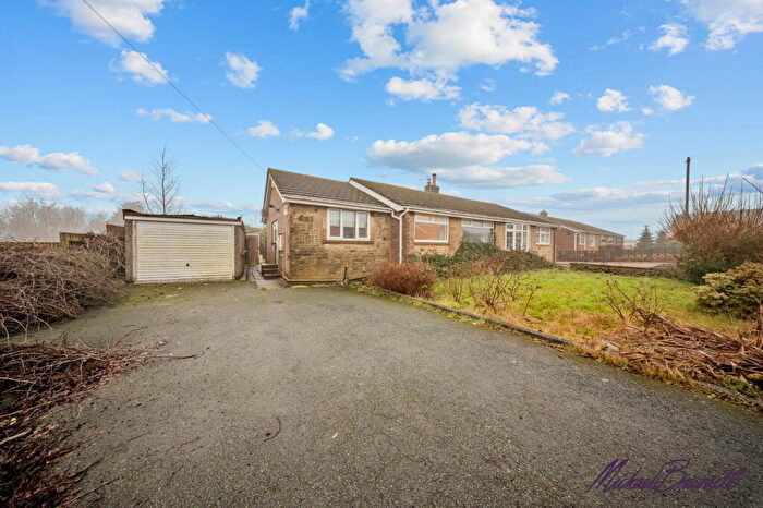 3 Bedroom Semi-Detached Bungalow For Sale In St. Abbs Walk, Bradford, BD6