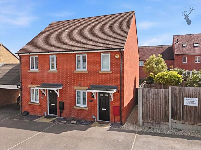 2 Bedroom House For Sale In Abbess Terrace, Loughton, IG10