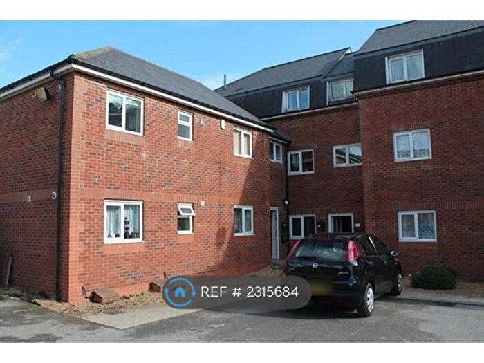 2 Bedroom Flat To Rent In Duke Street, Burton Latimer, Kettering, NN15