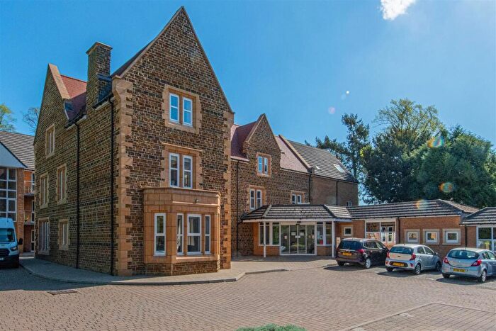 2 Bedroom Apartment For Sale In Welford Road, Northampton, NN2