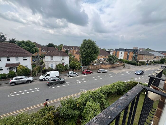 2 Bedroom Flat To Rent In Dorchester Court, Greenlands Road, Staines-Upon-Thames, Middlesex, TW18