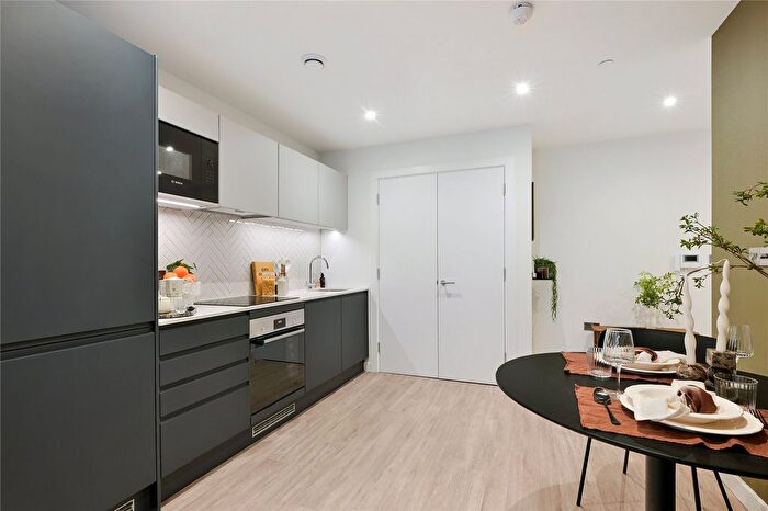 1 Bedroom Flat To Rent In Uncle Leeds, Whitehall, LS12