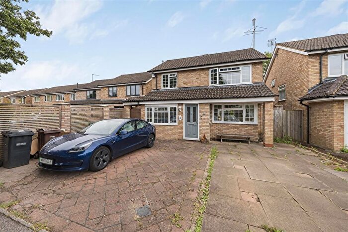 4 Bedroom Detached House For Sale In Maplefield, Park Street, St. Albans, AL2