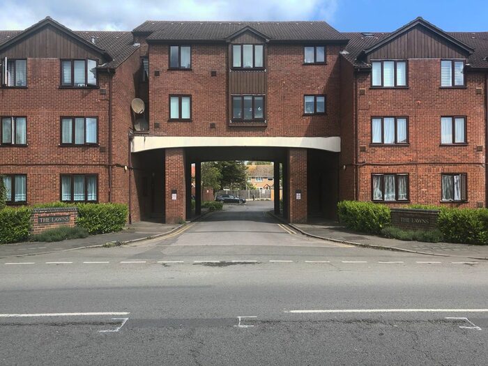 1 Bedroom Flat To Rent In The Lawns, Old Bath Road, Colnbrook, Slough, SL3