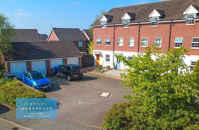 4 Bedroom End Of Terrace House For Sale In Blackbird Way, Packmoor, Stoke-on-Trent, ST7