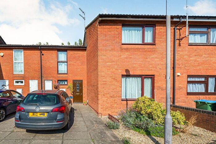 3 Bedroom Property To Rent In Cherwell Road, Aylesbury, HP21