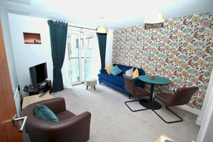 1 Bedroom Flat To Rent In High Street, Poole, BH15
