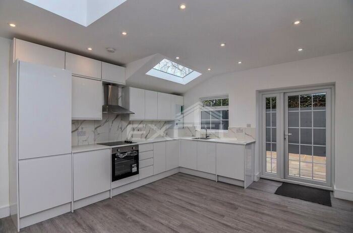 4 Bedroom Semi-Detached House To Rent In Fredericks Place, Woodside Park, London Fredericks Place London, N12