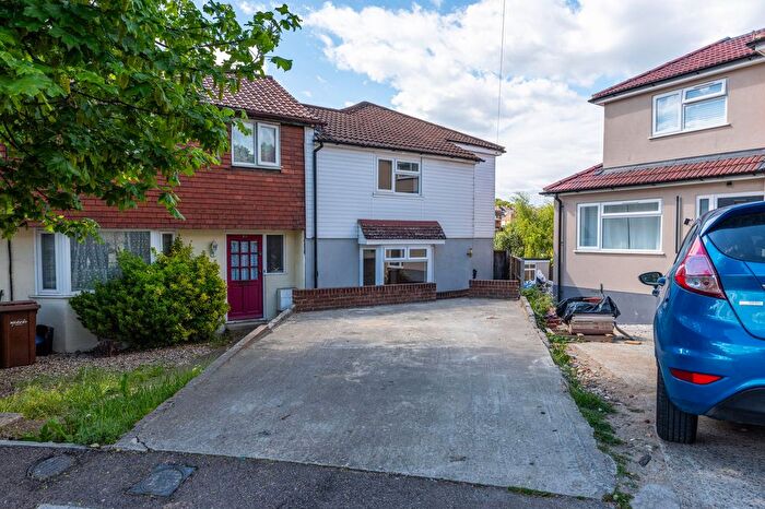 5 Bedroom Semi Detached House For Sale In Carton Close, Rochester, ME1