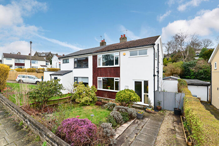 3 Bedroom Semi Detached House For Sale In Priory Grove, Bingley, West Yorkshire, BD16