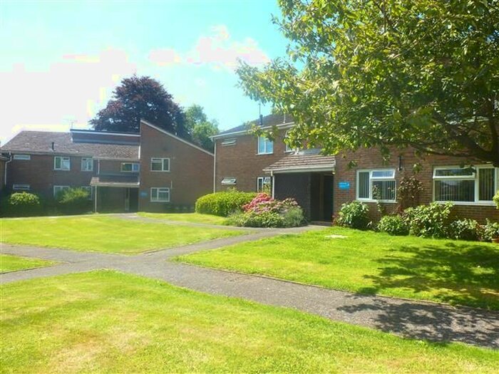 1 Bedroom Flat To Rent In Glebe Road, Cuckfield, Haywards Heath, RH17