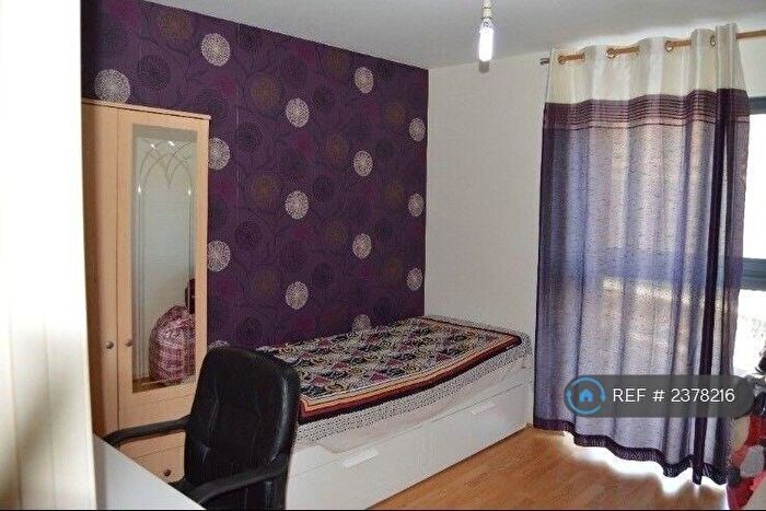 2 Bedroom Flat To Rent In Churchill Way, Cardiff, CF10