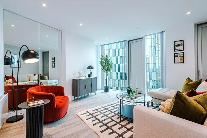 2 Bedroom Apartment To Rent In Thr, Silvercroft St, Manchester, M15