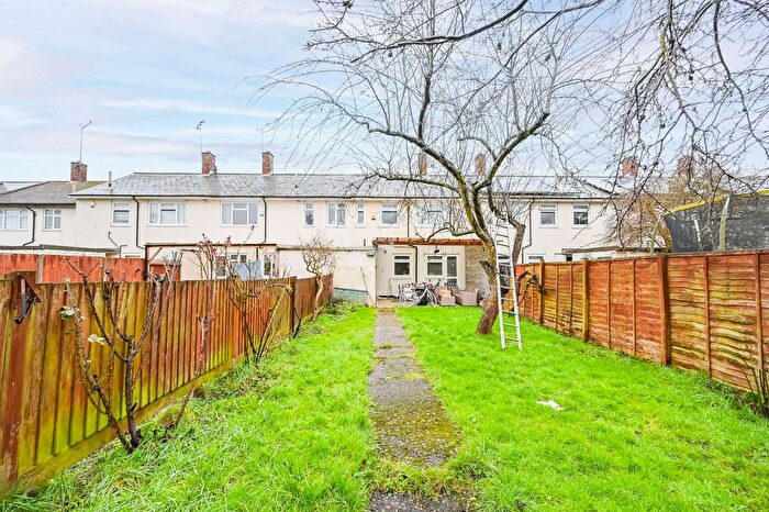 3 Bedroom Terraced House To Rent In Millfield Avenue, Walthamstow, London, E17