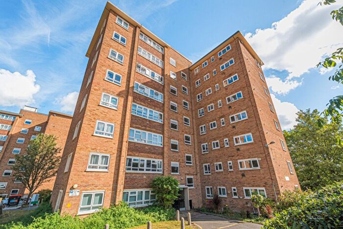 3 Bedroom Flat For Sale In Urmston Drive, London, SW19