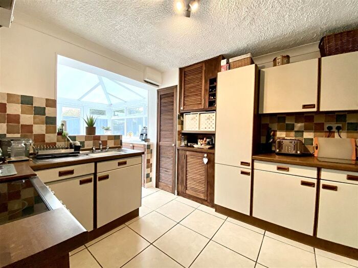 3 Bedroom Semi-Detached House For Sale In Valley Road, Saundersfoot, SA69