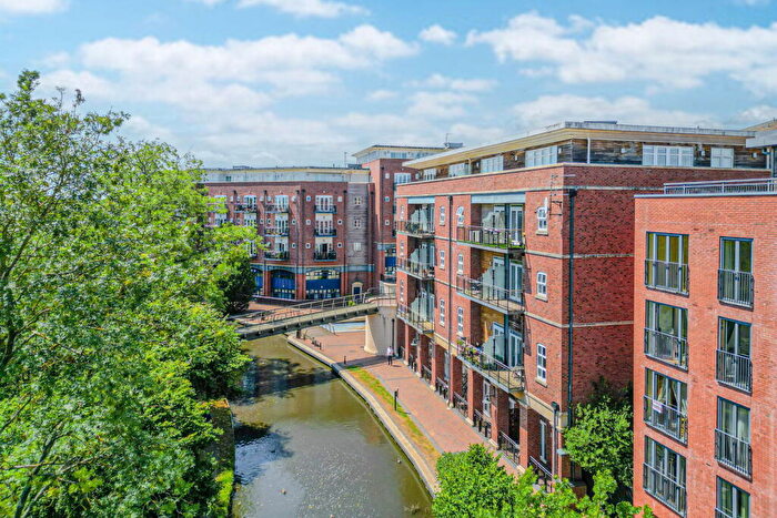 3 Bedroom Penthouse For Sale In Waters Edge, Dickens Heath, Solihull, B90