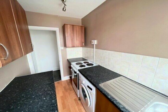 2 Bedroom Flat To Rent In Gloucester Road, Bristol, BS34