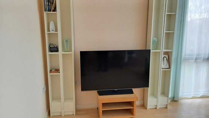 1 Bedroom Flat To Rent In Lanacre Avenue, London, NW9