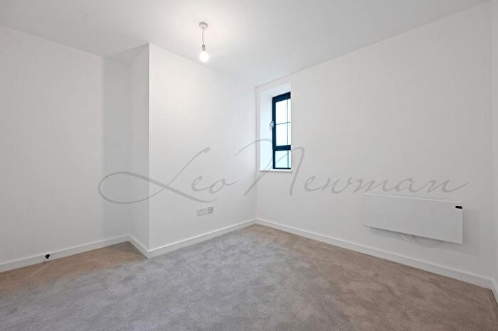 2 Bedroom Flat To Rent In Caroline Street, Limehouse, E1