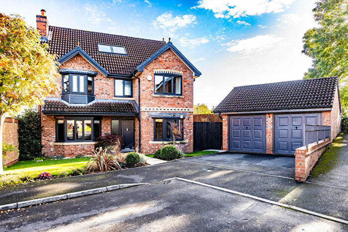 5 Bedroom Detached House For Sale In Clayton West, Huddersfield, HD8