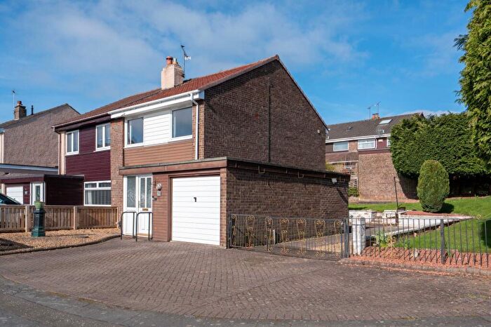 3 Bedroom Semi Detached House For Sale In Colonsay Avenue, Polmont, FK2