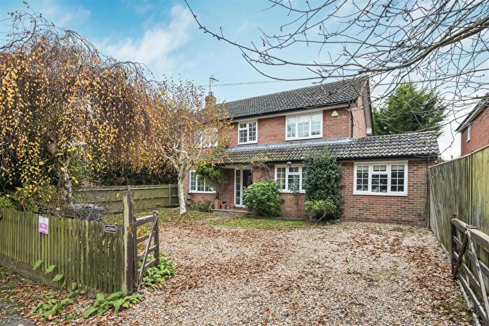 3 Bedroom Detached House For Sale In Theale Road, Burghfield, Reading, RG30