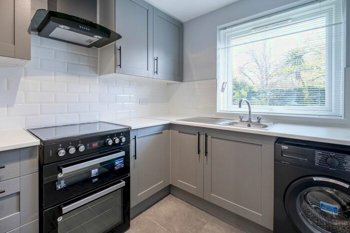 1 Bedroom Flat To Rent In Devonshire Road, Colliers Wood, London, SW19
