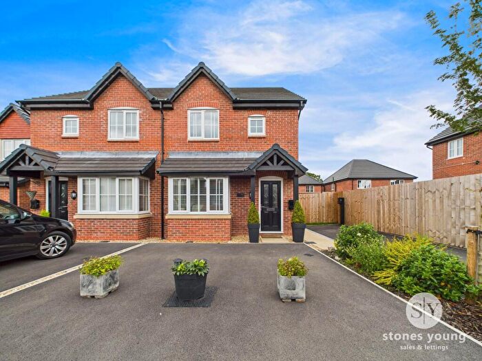 3 Bedroom Semi-Detached House For Sale In Brackenwood, Blackburn, BB1