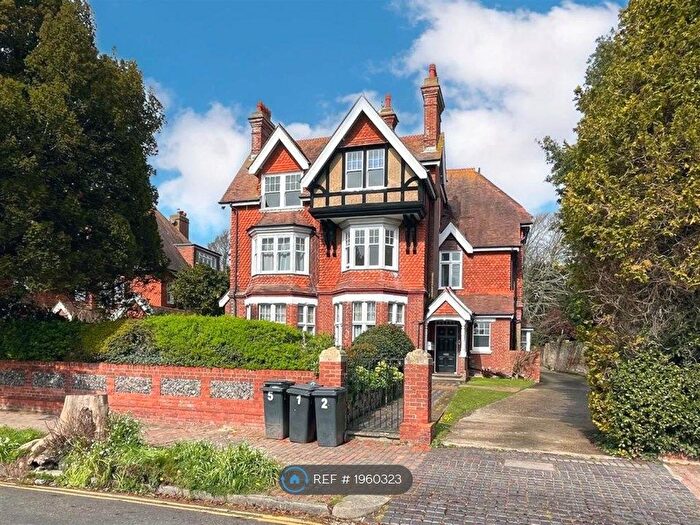3 Bedroom Flat To Rent In Denton Road, Eastbourne, BN20