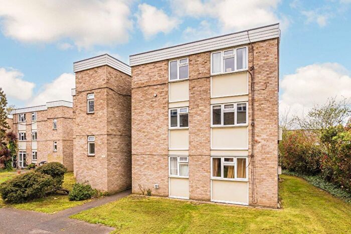 2 Bedroom Flat For Sale In Townshend Terrace, Richmond, TW9