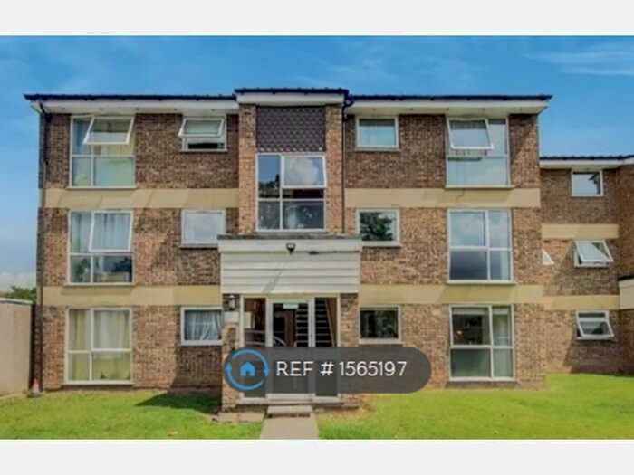 2 Bedroom Flat To Rent In Jasmine Gardens, Harrow, HA2