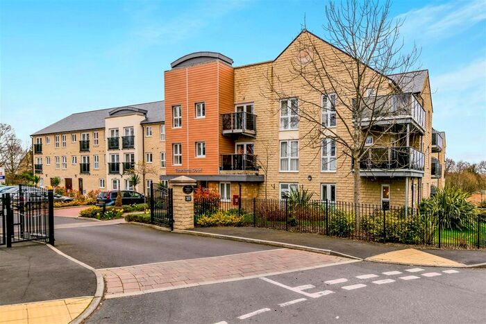 2 Bedroom Flat For Sale In Thackrah Court, Squirrel Way, Shadwell, Leeds, LS17