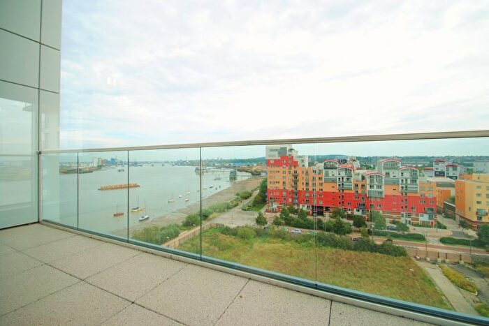 3 Bedroom Flat To Rent In Barge Walk, London, London, SE10