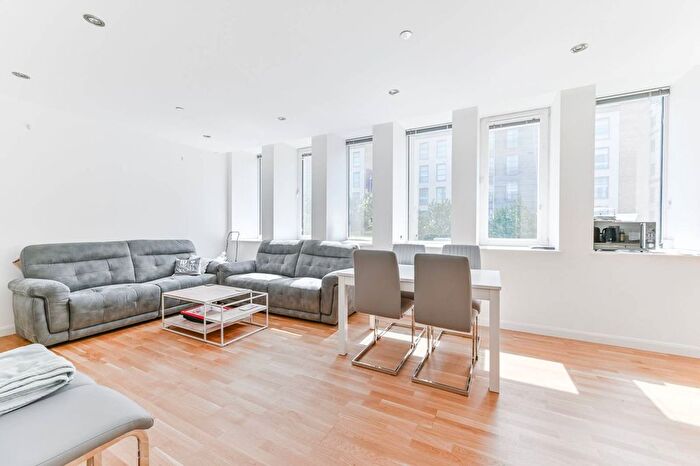 2 Bedroom Flat To Rent In Lansdowne Road, East Croydon, Croydon, CR0