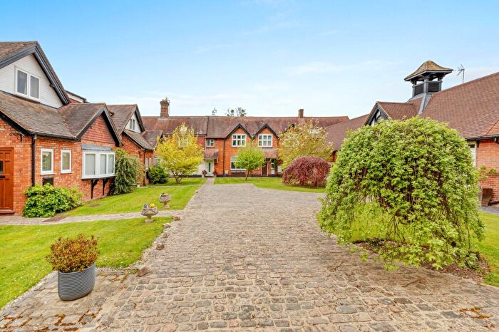 4 Bedroom End Of Terrace House For Sale In Halton, Aylesbury, HP22