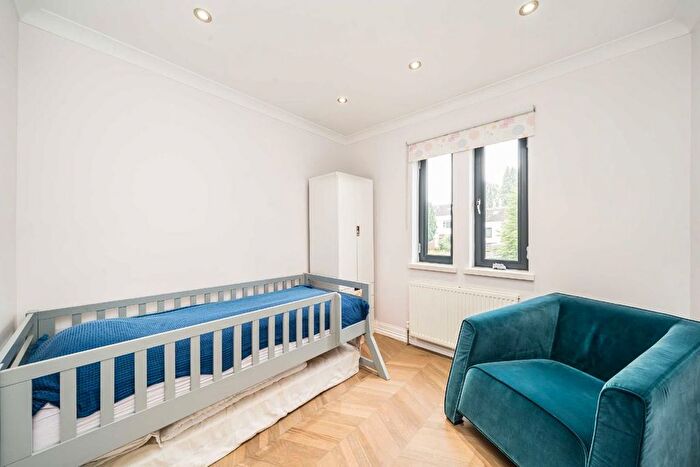 5 Bedroom Detached House To Rent In Hermitage Lane, London, NW2
