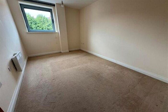 2 Bedroom Flat To Rent In Bedroom Property In Property Location, NG1