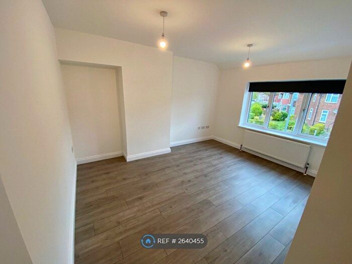 1 Bedroom Maisonette To Rent In Wren Road, Dagenham, RM9