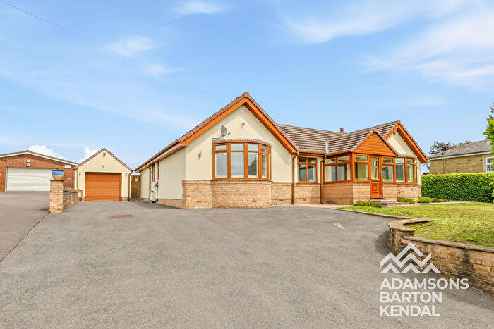 4 Bedroom Bungalow For Sale In Bury & Rochdale Old Road, Birtle, OL10
